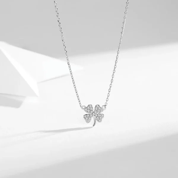 my-11134207-820la-minzbf18x91f38.webp Four Leaf Flower Pendant Necklace