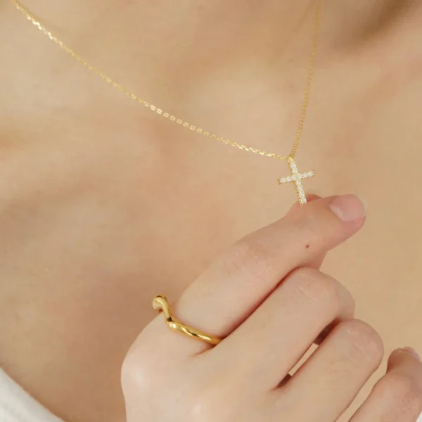 sg-11134201-7rd3n-m7tk6hyyo9mv8d.webp Plenty Arielle Cross Necklace Gold