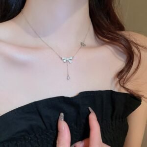 Bow Water Drop Necklace