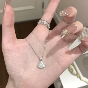 sg-11134201-82597-msm6gu2g85xjb9.webp Alloy Zircon Skirt Pendant Necklace